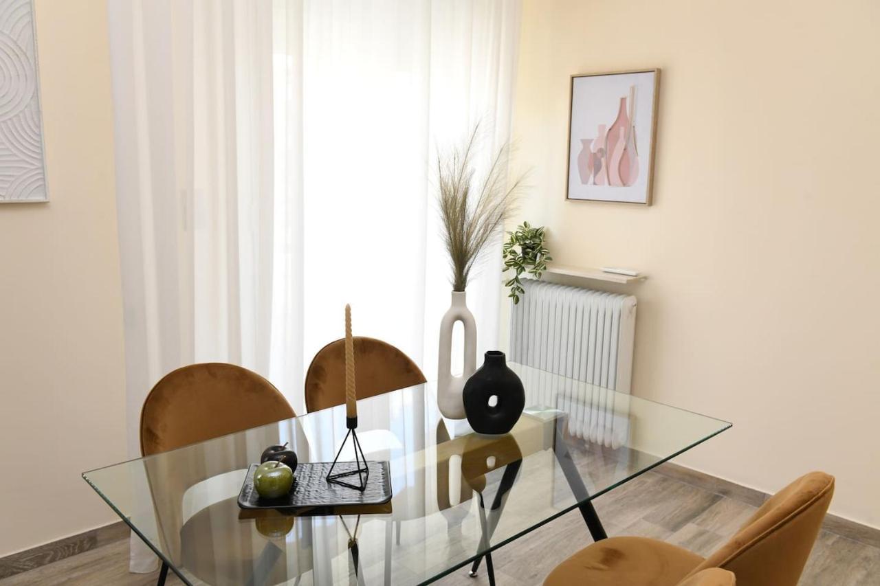 Konstantina Apartment เอเธนส์ ภายนอก รูปภาพ